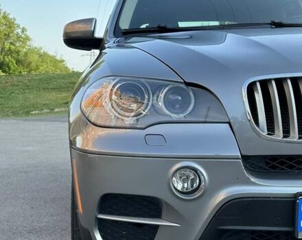 Серый БМВ Х5, объемом двигателя 3 л и пробегом 218 тыс. км за 18600 $, фото 1 на Automoto.ua