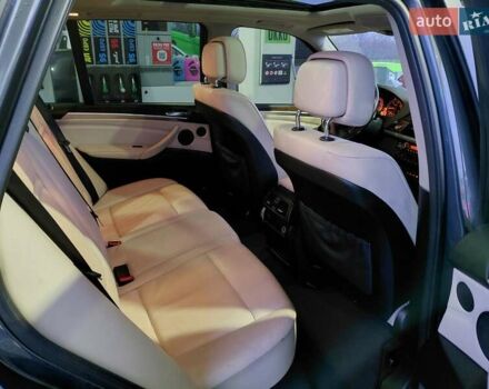 Серый БМВ Х5, объемом двигателя 3 л и пробегом 250 тыс. км за 15700 $, фото 72 на Automoto.ua