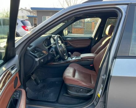 Серый БМВ Х5, объемом двигателя 3 л и пробегом 280 тыс. км за 13499 $, фото 4 на Automoto.ua