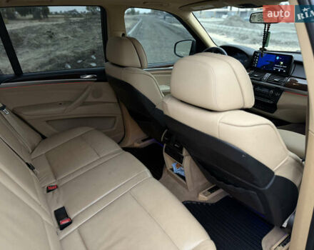 Сірий БМВ Х5, об'ємом двигуна 2.98 л та пробігом 241 тис. км за 17400 $, фото 18 на Automoto.ua