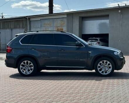 Серый БМВ Х5, объемом двигателя 2.98 л и пробегом 300 тыс. км за 16000 $, фото 7 на Automoto.ua