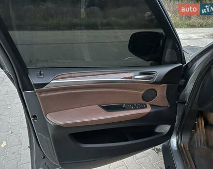 Серый БМВ Х5, объемом двигателя 3 л и пробегом 276 тыс. км за 15800 $, фото 25 на Automoto.ua