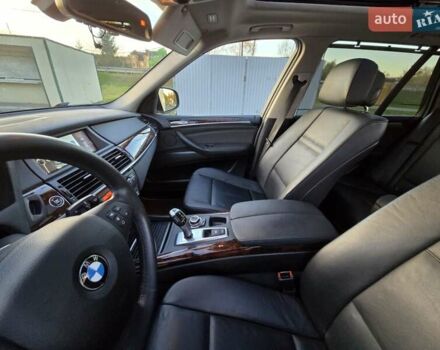 Серый БМВ Х5, объемом двигателя 2.98 л и пробегом 192 тыс. км за 14000 $, фото 54 на Automoto.ua