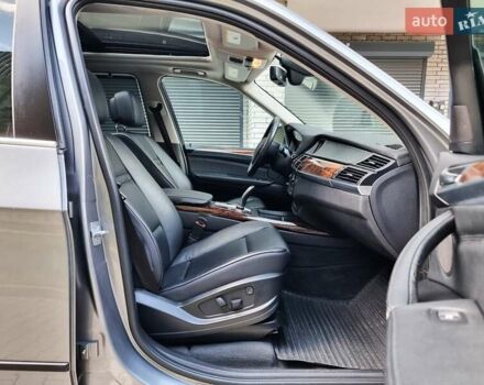 БМВ Х5 2013 в Хмельницком на Automoto.ua Серый БМВ Х5, объемом двигателя 2.99 л и пробегом 380 тыс. км за 16999 $, фото 63 на Automoto.ua