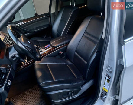 Серый БМВ Х5, объемом двигателя 3 л и пробегом 219 тыс. км за 17500 $, фото 9 на Automoto.ua