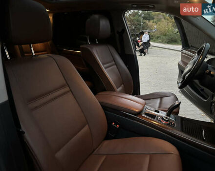 Серый БМВ Х5, объемом двигателя 3 л и пробегом 276 тыс. км за 15800 $, фото 30 на Automoto.ua