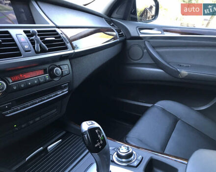 Серый БМВ Х5, объемом двигателя 3 л и пробегом 220 тыс. км за 15900 $, фото 6 на Automoto.ua