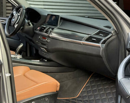 Серый БМВ Х5, объемом двигателя 3 л и пробегом 270 тыс. км за 21000 $, фото 23 на Automoto.ua