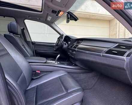 Серый БМВ Х5, объемом двигателя 2.99 л и пробегом 280 тыс. км за 19800 $, фото 15 на Automoto.ua