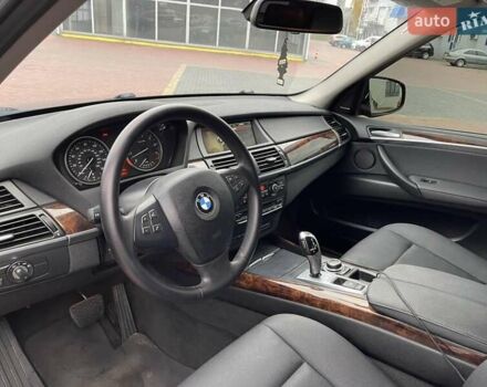 Серый БМВ Х5, объемом двигателя 3 л и пробегом 255 тыс. км за 12992 $, фото 30 на Automoto.ua