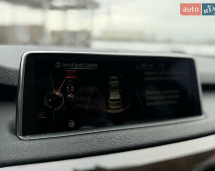 Серый БМВ Х5, объемом двигателя 3 л и пробегом 230 тыс. км за 14900 $, фото 44 на Automoto.ua