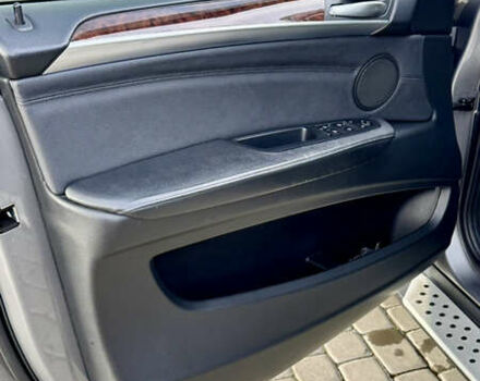 Серый БМВ Х5, объемом двигателя 2.99 л и пробегом 327 тыс. км за 16200 $, фото 19 на Automoto.ua