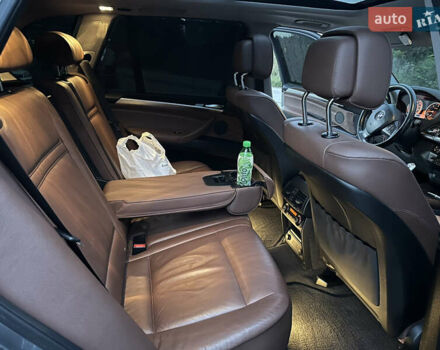 Серый БМВ Х5, объемом двигателя 3 л и пробегом 276 тыс. км за 15800 $, фото 31 на Automoto.ua