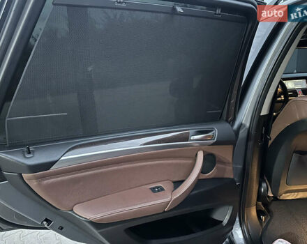 Серый БМВ Х5, объемом двигателя 3 л и пробегом 276 тыс. км за 15800 $, фото 21 на Automoto.ua