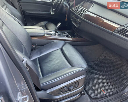 Серый БМВ Х5, объемом двигателя 2.98 л и пробегом 324 тыс. км за 15500 $, фото 14 на Automoto.ua