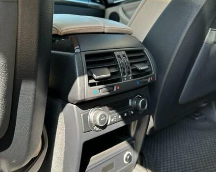 Серый БМВ Х5, объемом двигателя 2.98 л и пробегом 300 тыс. км за 16000 $, фото 11 на Automoto.ua