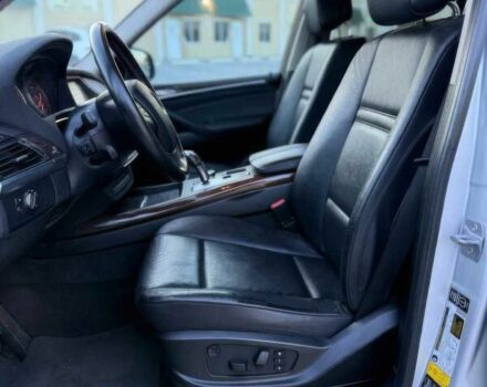 Серый БМВ Х5, объемом двигателя 3 л и пробегом 127 тыс. км за 8000 $, фото 7 на Automoto.ua