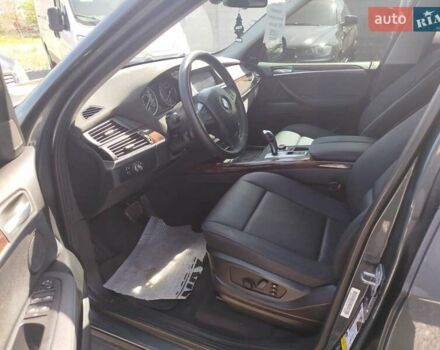 Серый БМВ Х5, объемом двигателя 3 л и пробегом 255 тыс. км за 12992 $, фото 12 на Automoto.ua