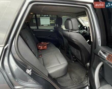 Серый БМВ Х5, объемом двигателя 3 л и пробегом 255 тыс. км за 12992 $, фото 32 на Automoto.ua
