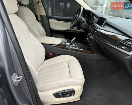 Серый БМВ Х5, объемом двигателя 3 л и пробегом 230 тыс. км за 14900 $, фото 33 на Automoto.ua