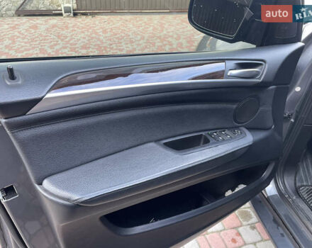 Серый БМВ Х5, объемом двигателя 2.98 л и пробегом 324 тыс. км за 15500 $, фото 12 на Automoto.ua