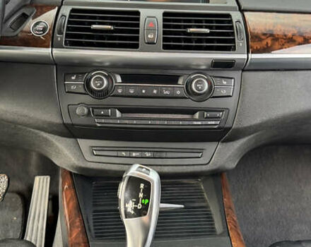 Серый БМВ Х5, объемом двигателя 2.99 л и пробегом 327 тыс. км за 16200 $, фото 17 на Automoto.ua