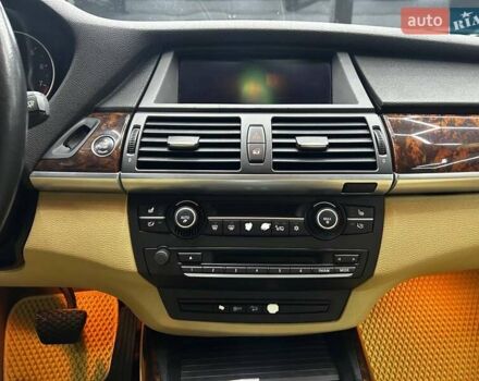 Серый БМВ Х5, объемом двигателя 2.98 л и пробегом 255 тыс. км за 14200 $, фото 8 на Automoto.ua