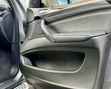 Серый БМВ Х5, объемом двигателя 2.99 л и пробегом 327 тыс. км за 16200 $, фото 22 на Automoto.ua