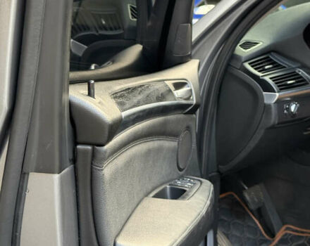 Серый БМВ Х5, объемом двигателя 3 л и пробегом 270 тыс. км за 21000 $, фото 17 на Automoto.ua