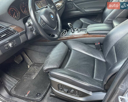 Серый БМВ Х5, объемом двигателя 2.98 л и пробегом 324 тыс. км за 15500 $, фото 13 на Automoto.ua