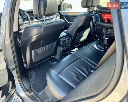 Серый БМВ Х5, объемом двигателя 3 л и пробегом 209 тыс. км за 14500 $, фото 21 на Automoto.ua