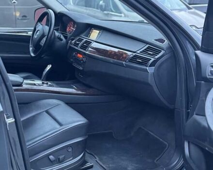Сірий БМВ Х5, об'ємом двигуна 2.98 л та пробігом 250 тис. км за 15000 $, фото 14 на Automoto.ua