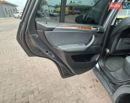 Серый БМВ Х5, объемом двигателя 3 л и пробегом 255 тыс. км за 12992 $, фото 33 на Automoto.ua