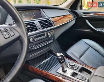 БМВ Х5 2013 в Хмельницком на Automoto.ua Серый БМВ Х5, объемом двигателя 2.99 л и пробегом 380 тыс. км за 16999 $, фото 34 на Automoto.ua