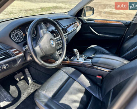 Серый БМВ Х5, объемом двигателя 3 л и пробегом 209 тыс. км за 14500 $, фото 18 на Automoto.ua