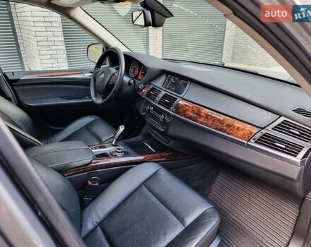 БМВ Х5 2013 в Хмельницком на Automoto.ua Серый БМВ Х5, объемом двигателя 2.99 л и пробегом 380 тыс. км за 16999 $, фото 65 на Automoto.ua