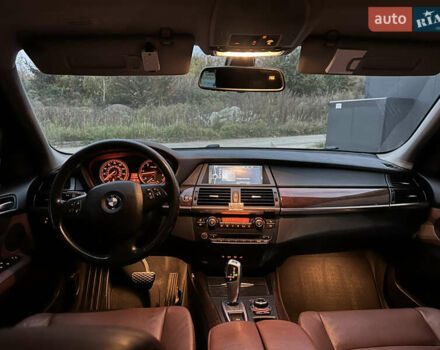 Серый БМВ Х5, объемом двигателя 3 л и пробегом 276 тыс. км за 15800 $, фото 23 на Automoto.ua