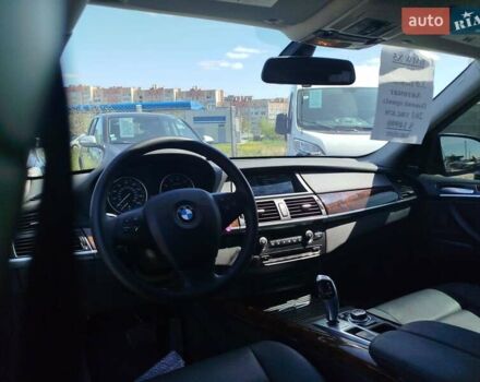 Серый БМВ Х5, объемом двигателя 3 л и пробегом 255 тыс. км за 12992 $, фото 17 на Automoto.ua