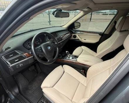 Серый БМВ Х5, объемом двигателя 3 л и пробегом 315 тыс. км за 16500 $, фото 3 на Automoto.ua