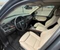 Серый БМВ Х5, объемом двигателя 3 л и пробегом 315 тыс. км за 16500 $, фото 3 на Automoto.ua