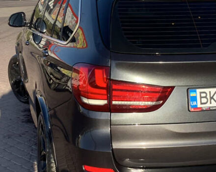 Сірий БМВ Х5, об'ємом двигуна 2.99 л та пробігом 300 тис. км за 25000 $, фото 6 на Automoto.ua