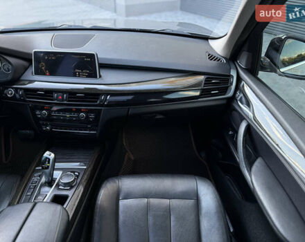 Сірий БМВ Х5, об'ємом двигуна 3 л та пробігом 205 тис. км за 19900 $, фото 43 на Automoto.ua