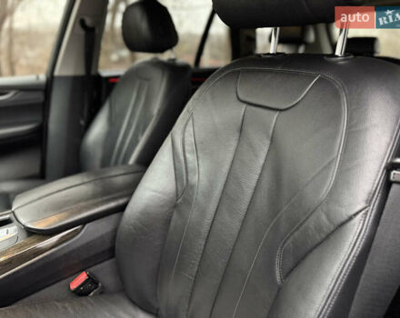 Серый БМВ Х5, объемом двигателя 3 л и пробегом 240 тыс. км за 19900 $, фото 12 на Automoto.ua