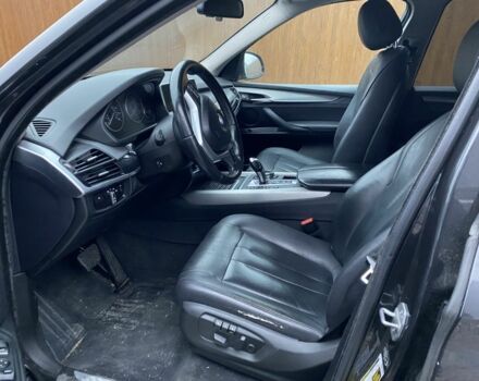 Серый БМВ Х5, объемом двигателя 3 л и пробегом 340 тыс. км за 15000 $, фото 6 на Automoto.ua