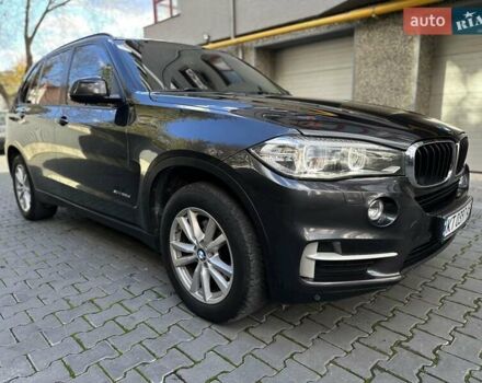Серый БМВ Х5, объемом двигателя 2 л и пробегом 271 тыс. км за 21950 $, фото 6 на Automoto.ua