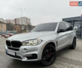 Сірий БМВ Х5, об'ємом двигуна 3 л та пробігом 228 тис. км за 18600 $, фото 1 на Automoto.ua