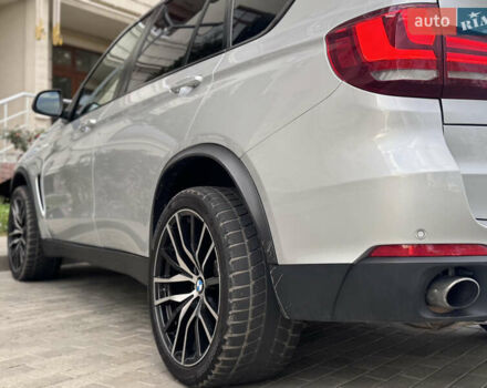 Серый БМВ Х5, объемом двигателя 3 л и пробегом 161 тыс. км за 21990 $, фото 43 на Automoto.ua