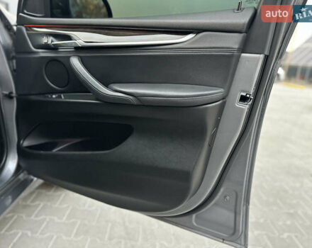 Серый БМВ Х5, объемом двигателя 0 л и пробегом 160 тыс. км за 23500 $, фото 86 на Automoto.ua