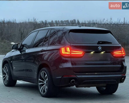 Серый БМВ Х5, объемом двигателя 2 л и пробегом 268 тыс. км за 21500 $, фото 3 на Automoto.ua