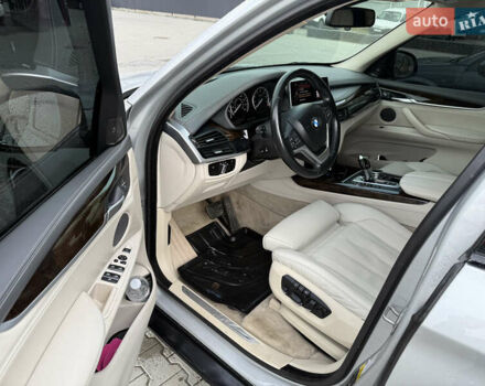 Серый БМВ Х5, объемом двигателя 2.98 л и пробегом 350 тыс. км за 16800 $, фото 6 на Automoto.ua